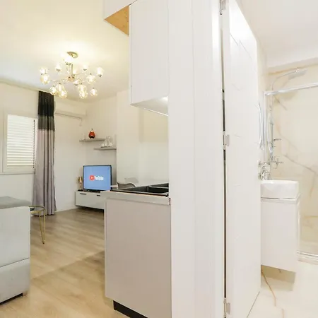 Miku Apartment-amazing 1bd At Wilson Square 公寓 地拉那