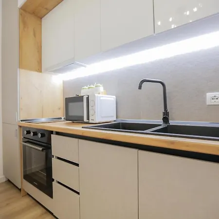 Miku Apartment-amazing 1bd At Wilson Square * 地拉那