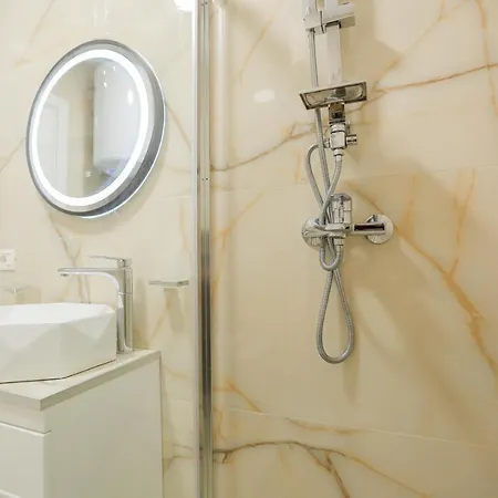 Miku Apartment-amazing 1bd At Wilson Square 公寓 地拉那